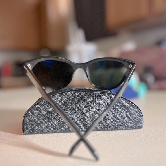 Authentic Prada Catwalk Sunglasses - Picture 4 of 8